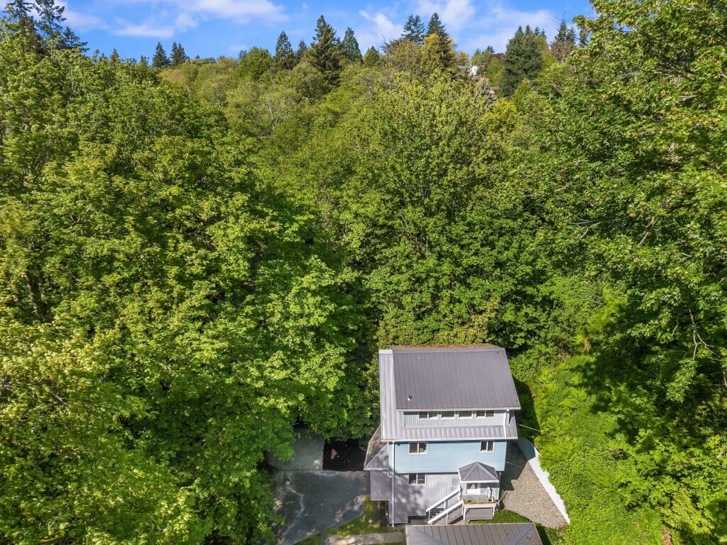 imgi_142_11122-Seola-Beach-Dr-SW-Seattle-Upgrade-Realty31