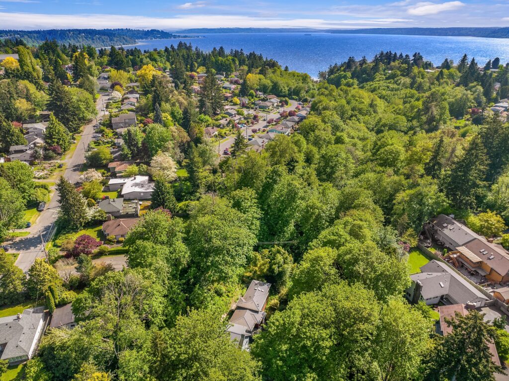 imgi_143_11122-Seola-Beach-Dr-SW-Seattle-Upgrade-Realty33