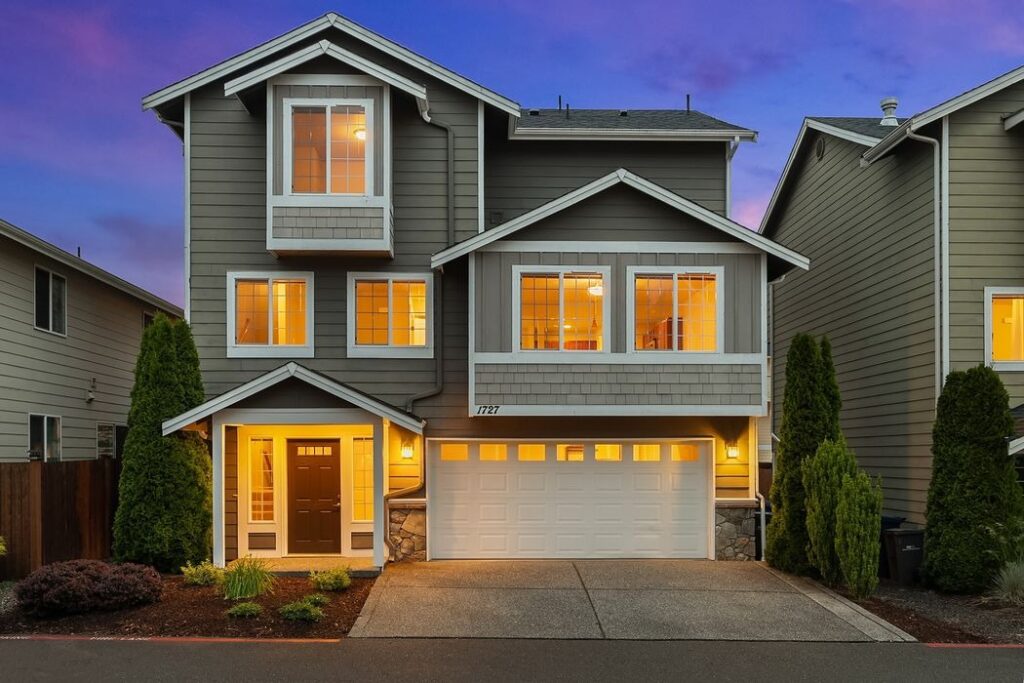 imgi_46_UpgradeRealty-1727-98th-Pl-SW-Everett-17-AUTOx700.fit